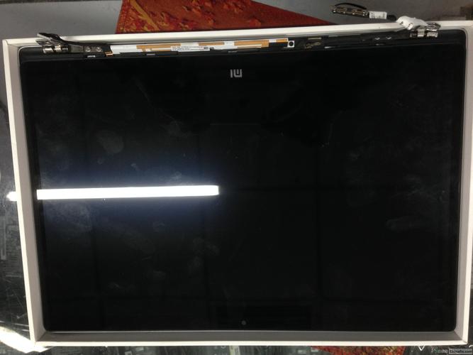 笔记本屏幕反光板变形维修